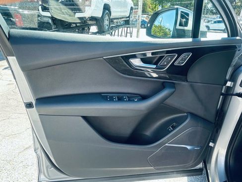 Used 2018 Audi Q7 3.0T Prestige image 9