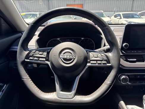 Used 2023 Nissan Altima 2.5 SR AWD/4WD image 14