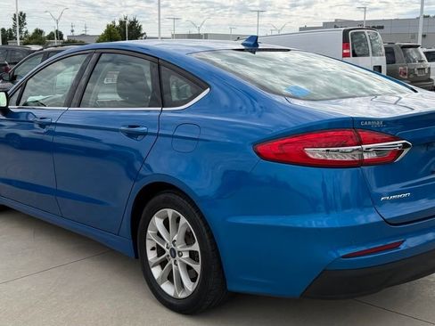 Used 2019 Ford Fusion SE FWD image 3