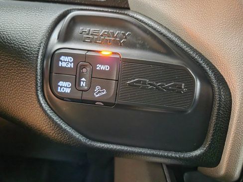 Used 2019 RAM 2500 Laramie w/ Black Appearance Package AWD/4WD image 50