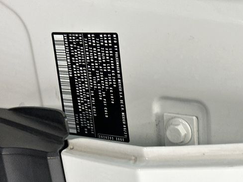 Used 2022 Volkswagen Taos SE w/ Panoramic Sunroof Package image 12