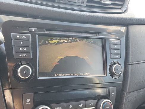 Used 2018 Nissan Rogue SV AWD/4WD image 19