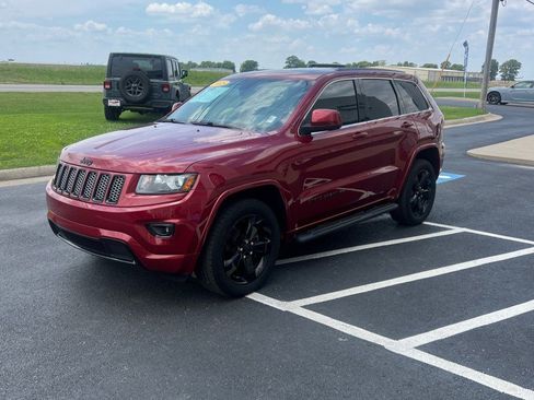 Used 2015 Jeep Grand Cherokee Altitude AWD/4WD image 3