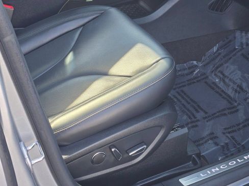 Used 2020 Lincoln Nautilus Reserve AWD/4WD image 6