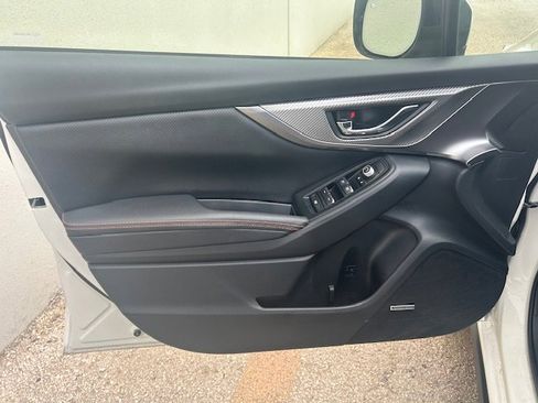 Used 2022 Subaru Crosstrek 2.5i Limited w/ Moonroof Package 2 AWD/4WD image 9