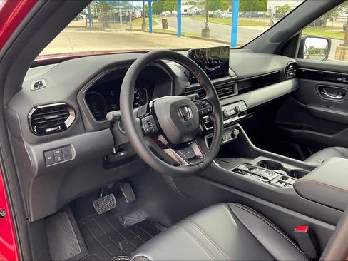 New 2025 Honda Pilot TrailSport image 8