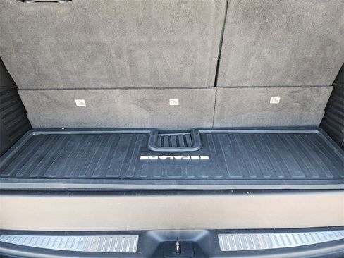 Used 2020 Cadillac Escalade Platinum image 34