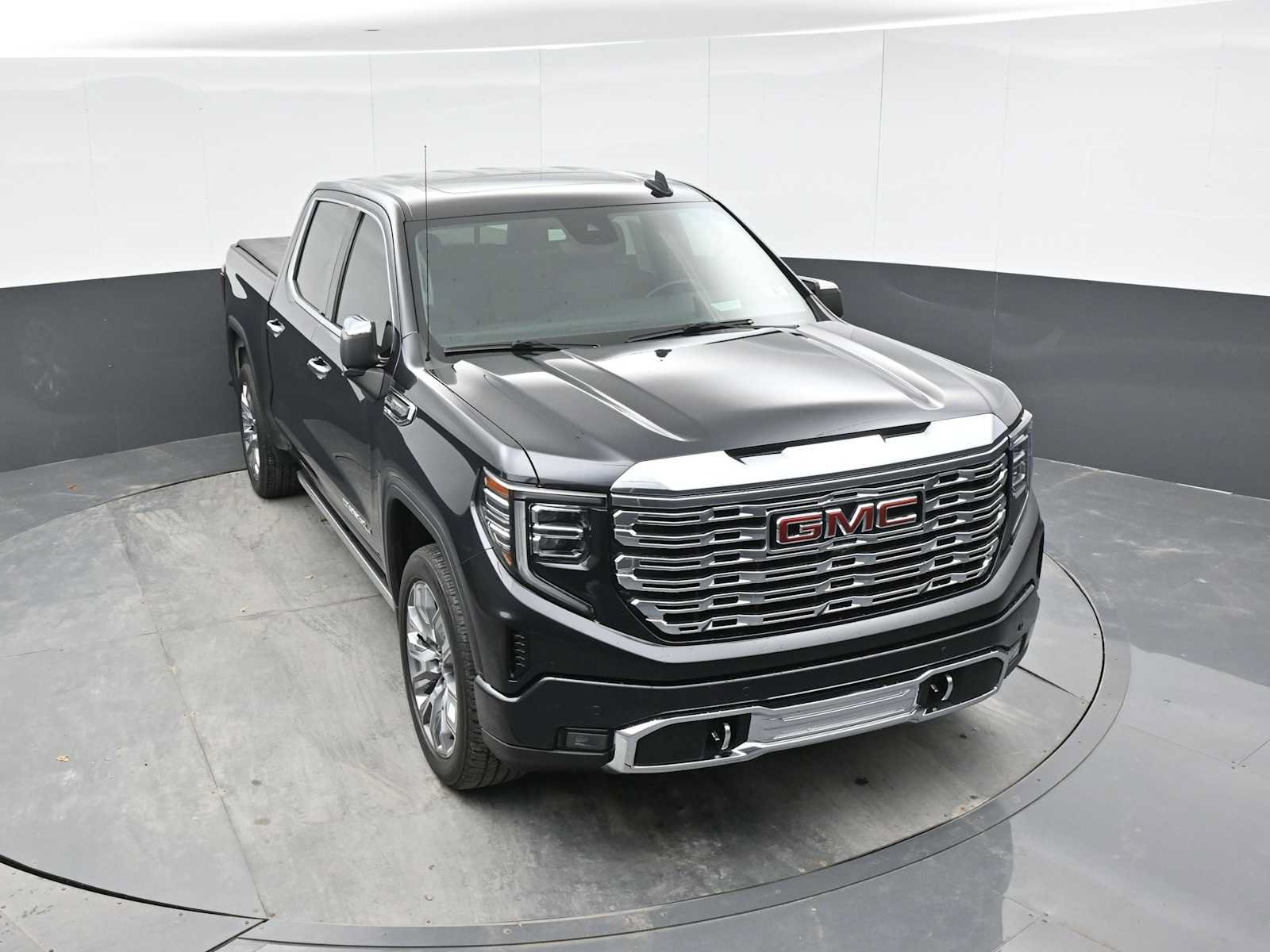 Used 2023 GMC Sierra 1500 Denali w/ Denali Reserve Package AWD/4WD image 17