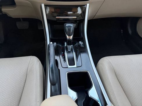 Used 2017 Honda Accord EX-L image 28