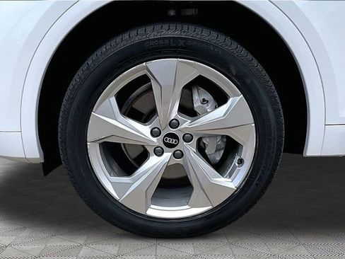 Used 2023 Audi Q5 2.0T Premium Plus w/ Premium Plus Package AWD/4WD image 8