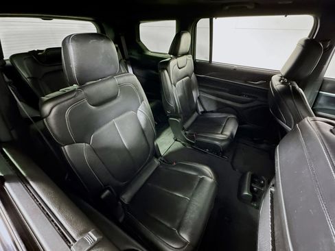 Used 2024 Jeep Grand Cherokee L Limited w/ Luxury Tech Group II image 27