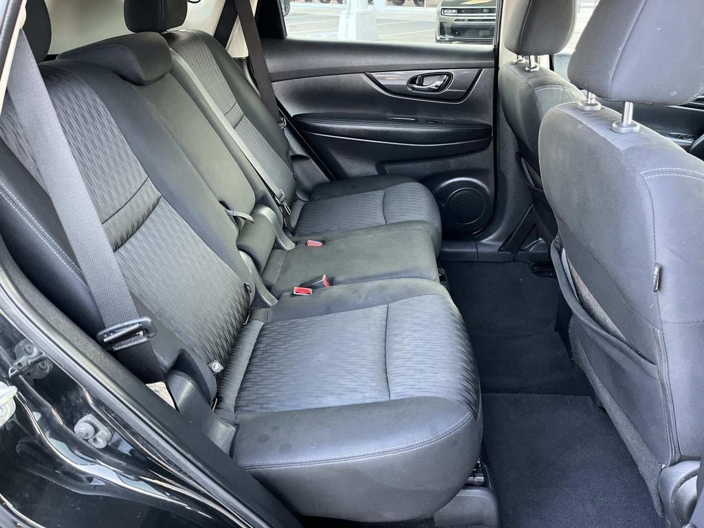 Used 2020 Nissan Rogue SV FWD image 22
