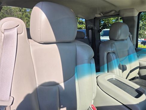 Used 2003 GMC Sierra 2500 SLT w/ SLT Preferred Equipment Group image 13