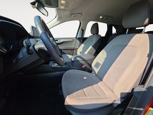 Used 2021 Ford Escape SE w/ SE Sport Appearance Package FWD image 9