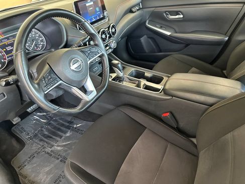 Used 2025 Nissan Sentra SR FWD image 9