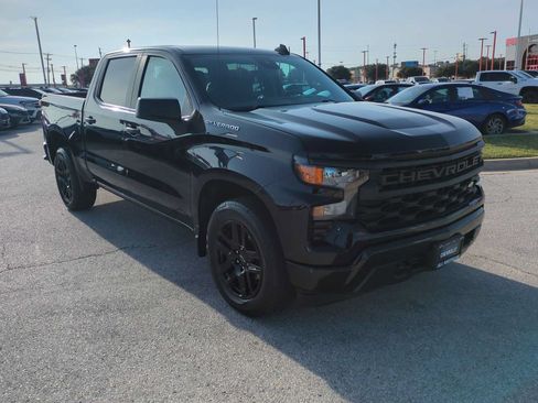 Used 2023 Chevrolet Silverado 1500 Custom RWD image 2