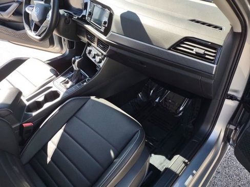 Used 2024 Volkswagen Jetta SE image 23