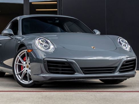 Certified 2018 Porsche 911 Carrera S image 9