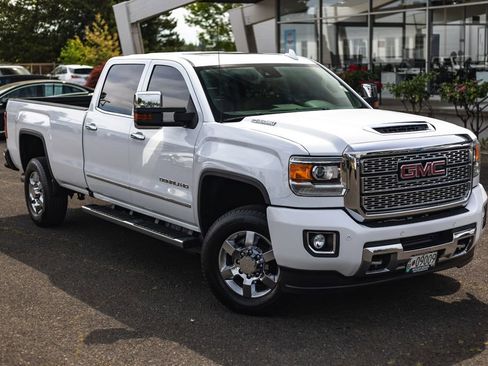 Used 2018 GMC Sierra 3500 Denali w/ Duramax Plus Package AWD/4WD image 2