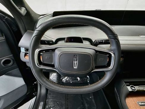 Used 2025 Lincoln Navigator L Black Label AWD/4WD image 11