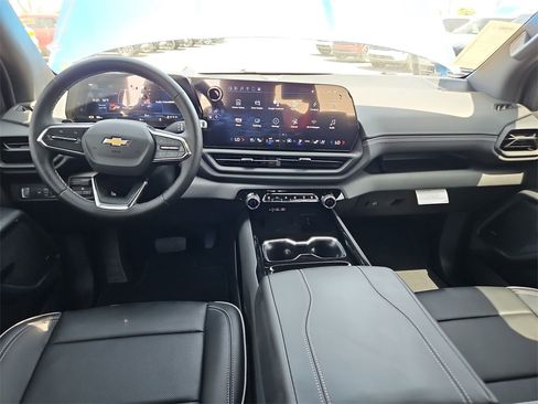 New 2025 Chevrolet Silverado EV LT image 17