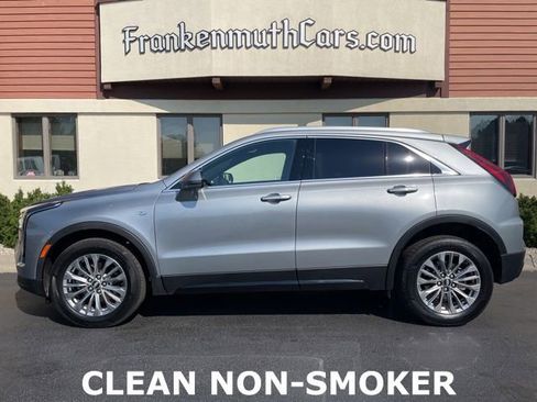 Used 2025 Cadillac XT4 Premium Luxury image 6