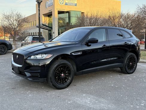 Used 2018 Jaguar F-PACE image 1