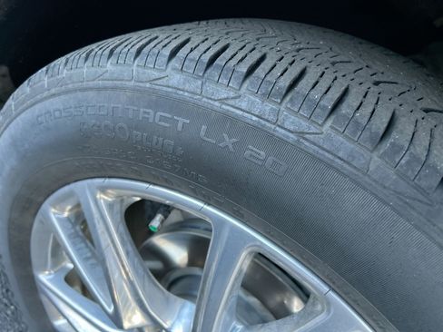 Used 2022 Buick Enclave Premium w/ Experience Buick Package image 12