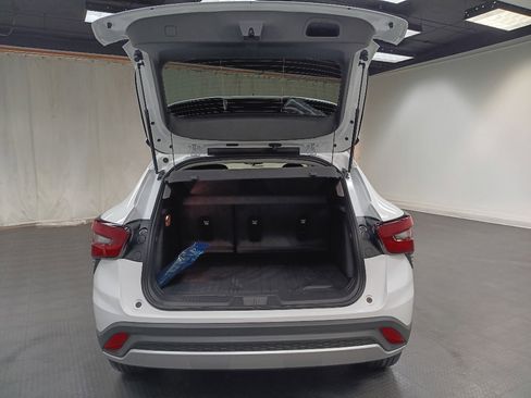 New 2026 Chevrolet Trax LT w/ Sunroof Package FWD image 12