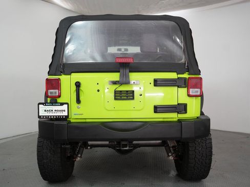 Used 2013 Jeep Wrangler Sport w/ Connectivity Group AWD/4WD image 8