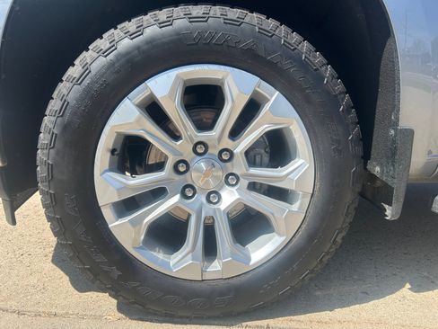 Used 2021 Chevrolet Silverado 1500 LTZ AWD/4WD image 10