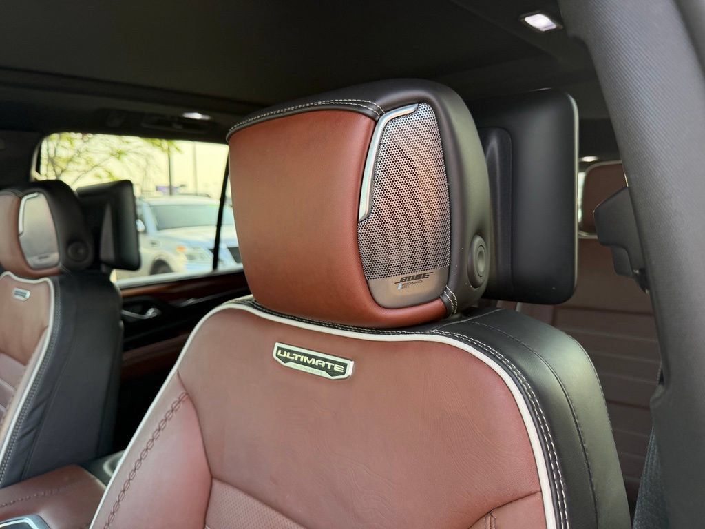 Used 2023 GMC Yukon Denali Ultimate AWD/4WD image 12