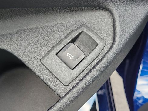 Used 2025 BMW M4 xDrive Competition AWD/4WD image 28