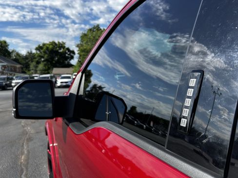 Used 2018 Ford F150 Lariat RWD image 28