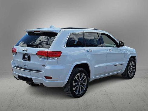 Used 2017 Jeep Grand Cherokee Overland w/ Jeep Active Safety Group RWD image 8