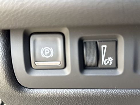 Certified 2024 Cadillac XT4 Luxury image 10