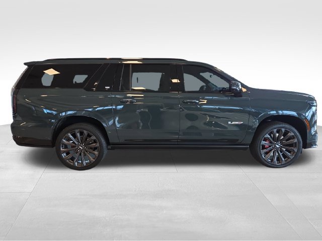 Used 2025 Cadillac Escalade ESV V AWD/4WD image 13