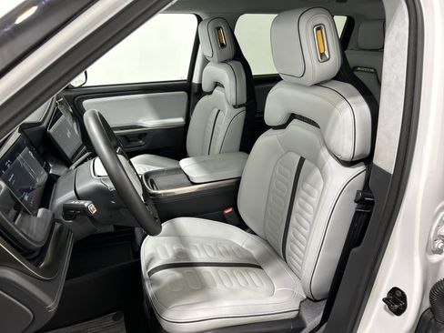Used 2023 Rivian R1S Adventure AWD/4WD image 20
