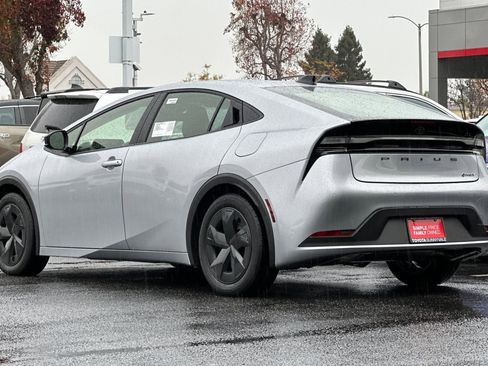 New 2026 Toyota Prius Plug-In Hybrid image 7