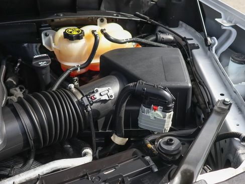 Used 2022 Chevrolet Silverado 1500 LT Trail Boss w/ Bed Protection Package AWD/4WD image 16
