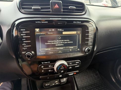 Used 2016 Kia Soul + w/ Audio Package FWD image 33