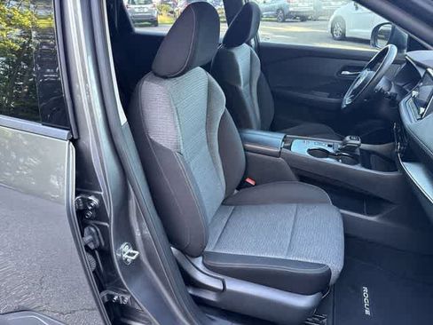 Used 2021 Nissan Rogue SV FWD image 19