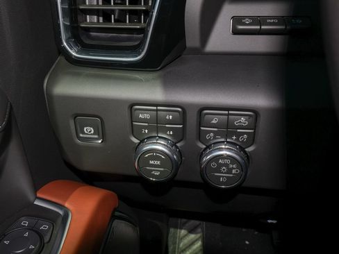 New 2026 GMC Sierra 3500 Denali Ultimate AWD/4WD image 28