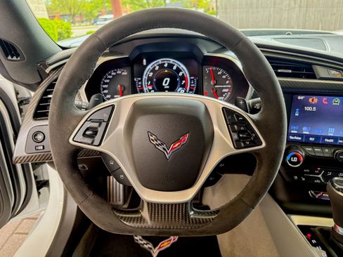Used 2017 Chevrolet Corvette Stingray Coupe image 28