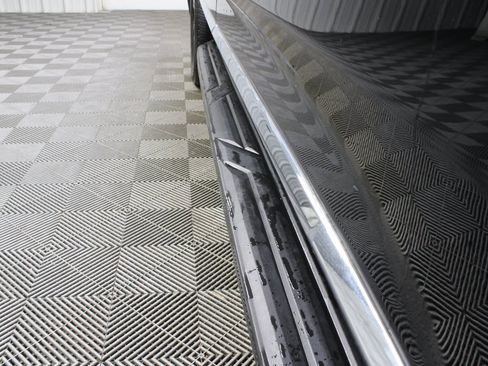 Used 2024 GMC Yukon XL SLT w/ SLT Luxury Package image 53