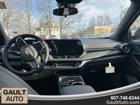 New 2026 Chevrolet Equinox LT w/ Convenience Package II image 12