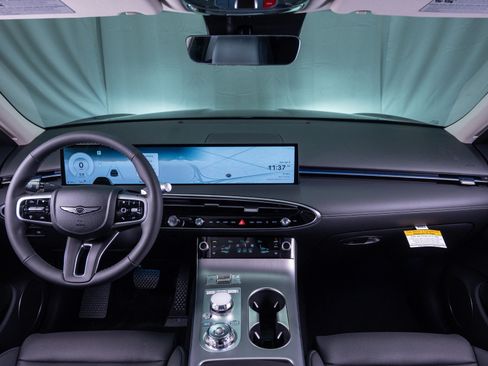 New 2026 Genesis GV70 2.5T Select image 13