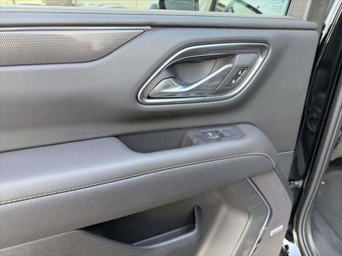 Used 2024 GMC Yukon XL AT4 w/ Technology Package image 11