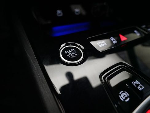 Used 2025 Audi Q5 Premium w/ Convenience Package image 32