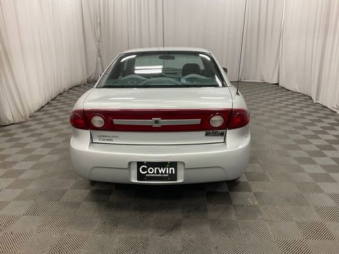 Used 2003 Chevrolet Cavalier Coupe w/ Preferred Equipment Group image 5